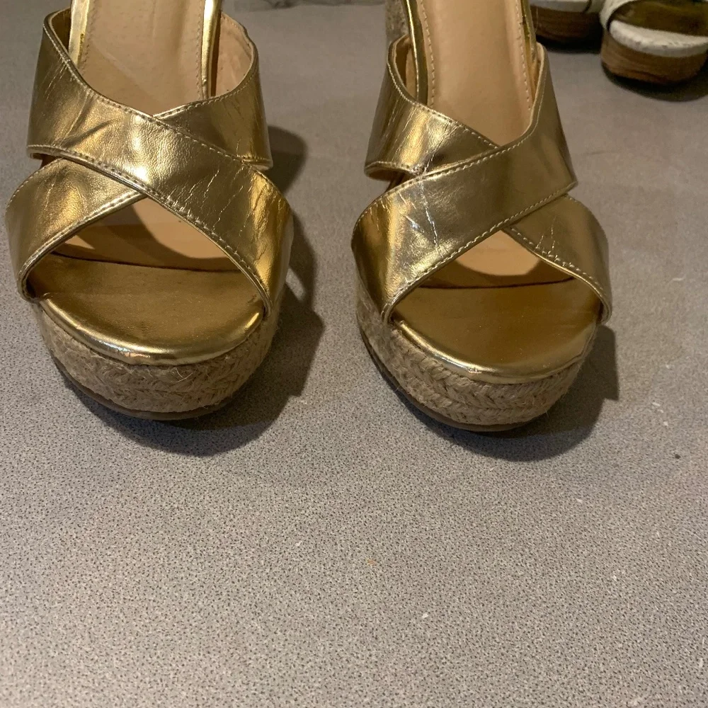 Kelsi Dagger Gold Wedge Platform Slide Sandals sz 8.5